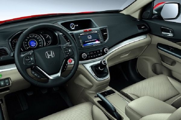 Interior Mobilio 2016