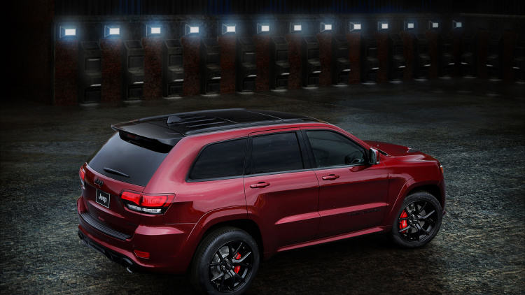  Jeep Grand Cherokee SRT  tampak belakang (foto:autoblog)