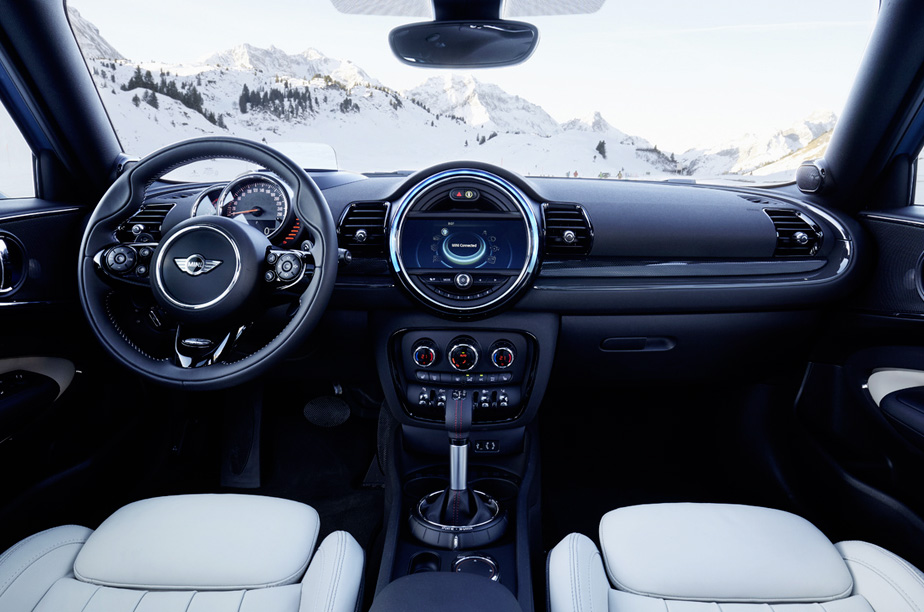 Dashboard Mini Cooper S Clubman All4 (foto: Leftlanenews.com)