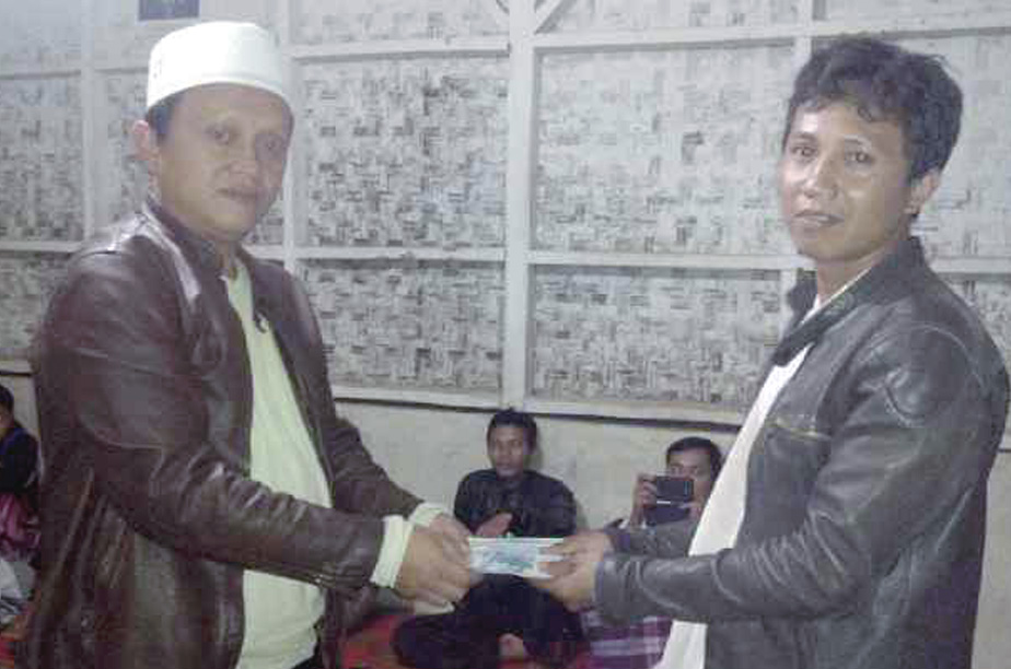Penyerahan dana Baksos (foto: dok BRC)