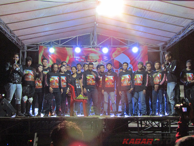 Bro Babeh Deny Saat menjadi Mc Di Gebyar Anniversary, Plaza Harkot ( foto : Ahmad Djainudin/KabarOto)