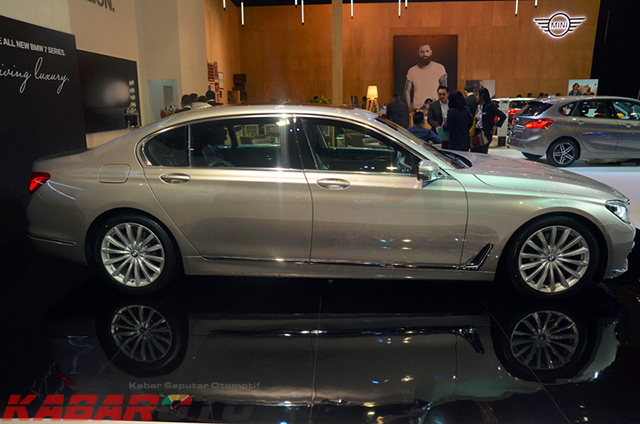 BMW 740 Li di IIMS 2016 (Foto : Bimo Hariyadi/KabarOto)