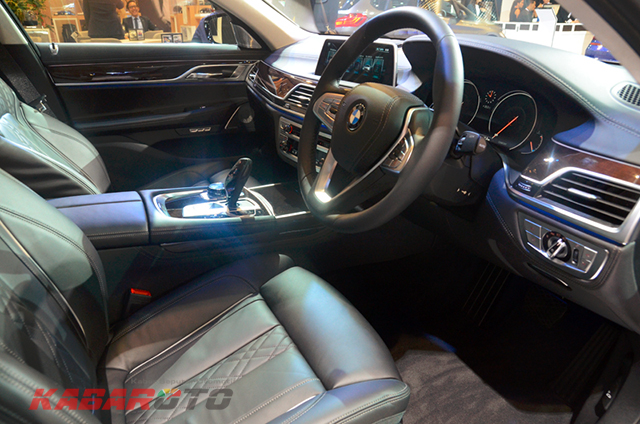 Interior BMW740 Li (Foto : Bimo Hariyadi/KabarOto)