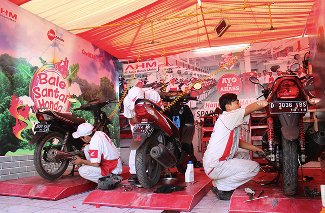 Service di Bale santai Honda Jawa Barat ( Foto : PT DAM)