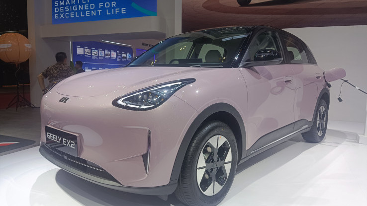 Geely Umumkan Harga Resmi EX2 di GJAW 2025, Mulai Rp 233 Juta