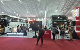 Tampil Perdana di GIIAS 2026, Karoseri Piala Mas Bawa Bus Kabin Mewah