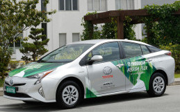 Mobil Konsep Toyota Prius Gunakan Bahan Bakar Etanol