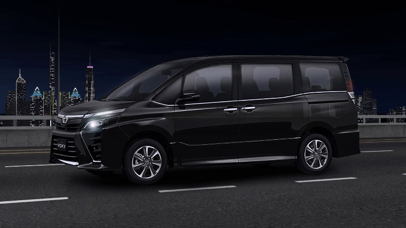 Toyota Voxy Tampilan Mewah dan Menawan 