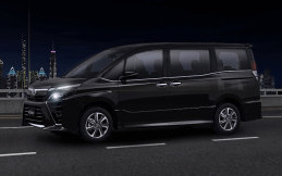 Toyota Voxy Tampilan Mewah dan Menawan 