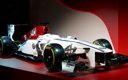 Mobil F1 Alfa Romeo Sauber Disokong Mesin Ferrari