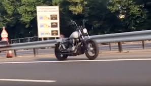 Ngeri, Sepeda Motor Hantu Beredar di Jalan Kota Paris