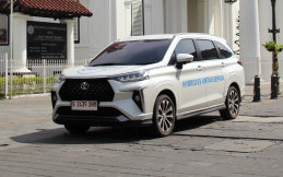 Persaingan Low MPV antara Toyota Veloz Hybrid dan Suzuki Ertiga Hybrid