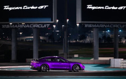 Porsche Taycan Turbo GT Weissach Pecahkan Rekor Waktu di 2 Negara