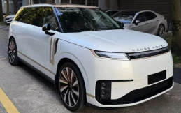 Xpeng GX Disulap Jadi Range Rover, Harga Aslinya Rp600 Jutaan