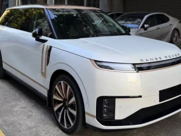 Xpeng GX Disulap Jadi Range Rover, Harga Aslinya Rp600 Jutaan