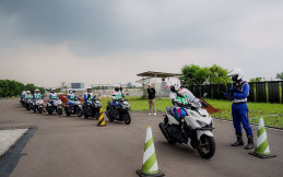 Kampanyekan Keselamatan Berkendara, Yayasan AHM Ajak 45 Siswa Ikuti Safety Riding Camp