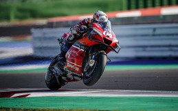 Quartararo Jatuh, Titel Juara Dunia MotoGP 2020 Disabet Dovizioso