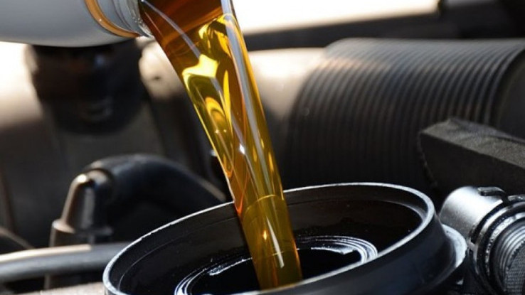 Motor Jarang di Pakai, Kapan Waktu Yang Pas Ganti Oli?