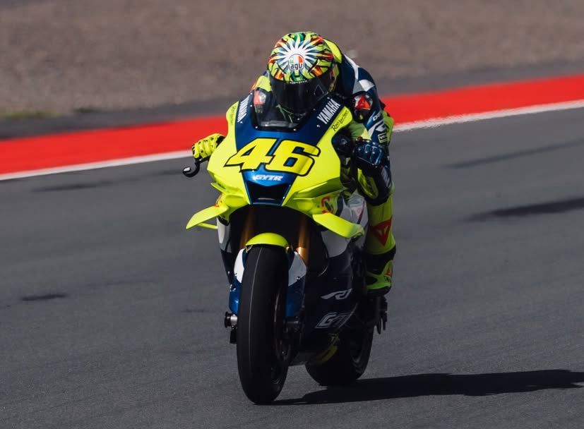 Rossi Akhirnya Menjajal Sirkuit Mandalika Menggunakan Yamaha YZF-R1 GYTR