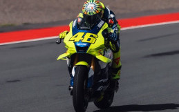 Rossi Akhirnya Menjajal Sirkuit Mandalika Menggunakan Yamaha YZF-R1 GYTR