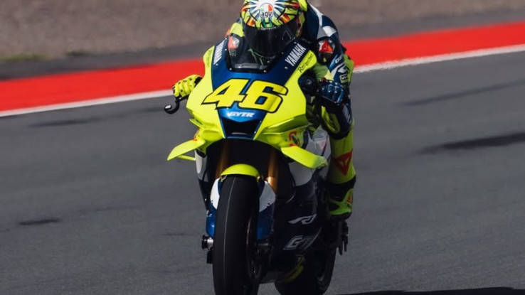 Rossi Akhirnya Menjajal Sirkuit Mandalika Menggunakan Yamaha YZF-R1 GYTR