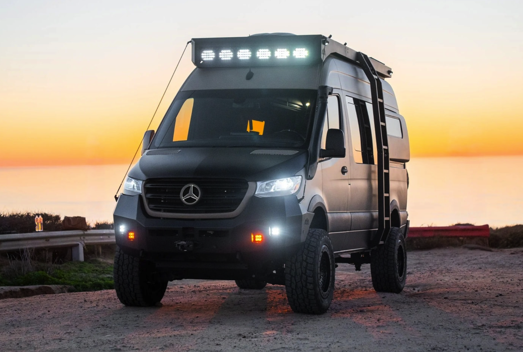 Mercedes-Benz Sprinter Mojave Buatan Rogue Van Company Harganya Rp8,3 Miliaran, Kabinnya Mirip Hotel