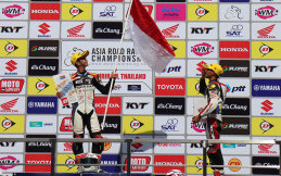 Pebalap Astra Honda Sukses Kibarkan Bendera Indonesia di ARRC 2016 Thailand