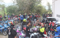 Komunitas Suzuki GSX Adakan Sunmori Sekaligus Baksos ke Banten