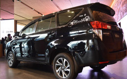 Intip Harga Innova dan Alphard Kolaborasi Toyota Auto2000 dan Seni Batik