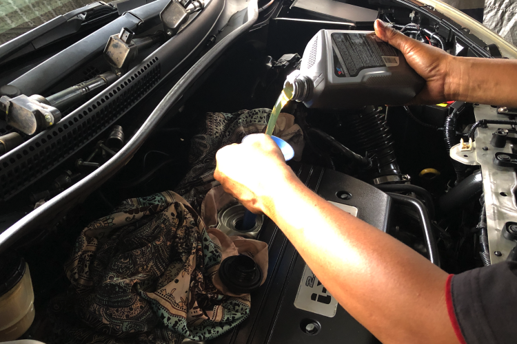 Perbedaan Oli Mesin API SP dengan API SN, Mana yang Lebih Cocok untuk Mobil Modern?