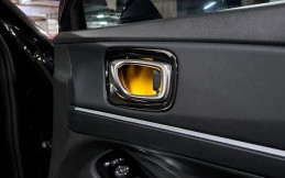 Ambient Light Di Door Handle Mobil Buat Nuansa Lebih Keren