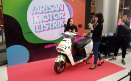 Bakrie Group Targetkan Pasar Motor Listrik Vektor untuk Kaum Hawa