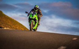 Kawasaki Ninja ZX-6R 2026 Resmi Meluncur, Tampilkan Warna Baru dan Fitur Canggih