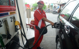 Untung Rugi Mencampur Pertamax dan Premium