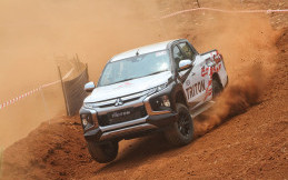 Mitsubishi Strada Triton Geser Penjualan MPV