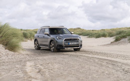 MINI Countryman 2027 Hadir dengan Teknologi Digital Baru dan Varian Listrik Tangguh