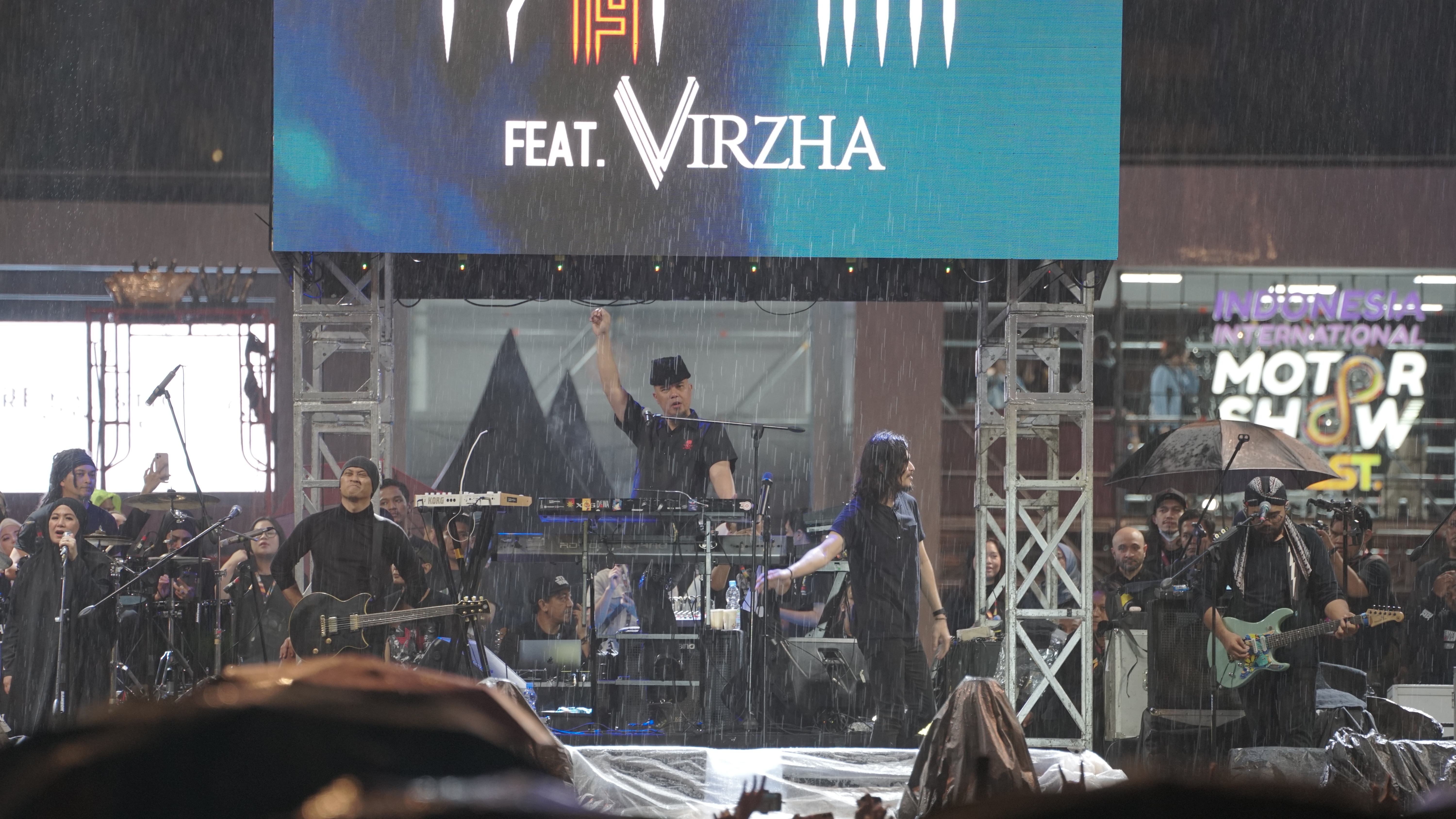 Dewa 19 feat Virzha Tutup IIMS Infinite Live dengan Spektakuler 