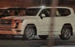 Toyota Land Cruiser Terbaru Tertangkap Kamera Tanpa Kamuflase