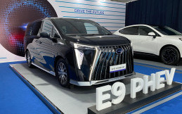 Aion E9 PHEV, Calon Pesaing Toyota Alphard dan Denza D9!