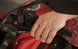 Lanjutkan Perjalanan Saat Kopling Putus? Bisa Kok, Simak Trik Darurat Ini