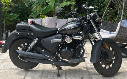 Ada Tanda Tangan Tom Cruise, Keeway Superlight 125 Resmi Dilelang