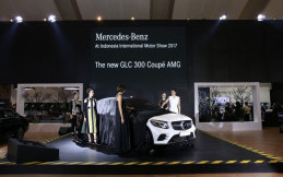 Ciptakan Rekor, Mercedes Pajang 19 Mobil Di IIMS 2017
