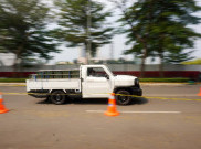 First Drive, Jajal Singkat Toyota Hilux Rangga Mobil Niaga Rasa Penumpang