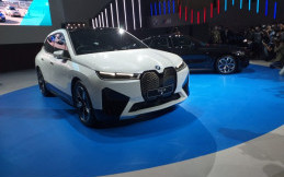 BMW dan Bluebird Group Kerja Sama Hadirkan Taksi Premium di Indonesia