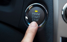Begini Cara Menyalakan Mobil Saat Keyless Habis Baterai