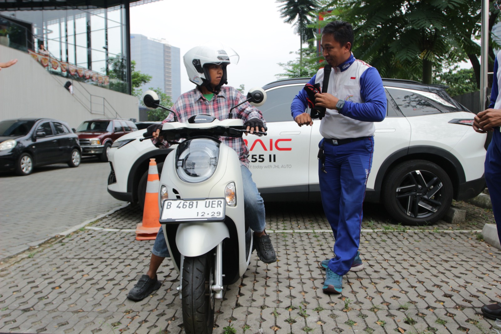 Ini Postur Berkendara Sepeda Motor yang Benar, Tingkatkan Kontrol dan Keselamatan