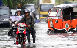 Saran Ringan agar Motor Bebek Tak Mogok Saat Menerobos Banjir
