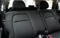 Rawan Kotor, Begini Tips Bersihkan Jok Fabric pada Mobil
