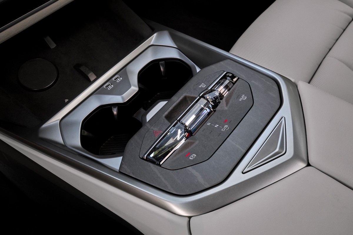 material batu alam jenis slate di BMW X5