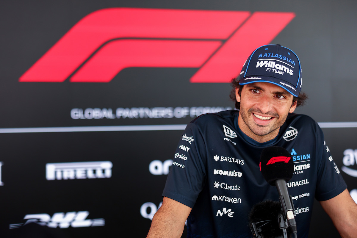 Carlos Sainz Sepakati Kontrak Baru dengan Atlassian Williams F1